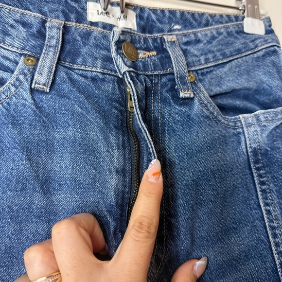 H&M X LEE Collab Vintage Style Medium Wash Balloon Jeans - Picture 4 of 9